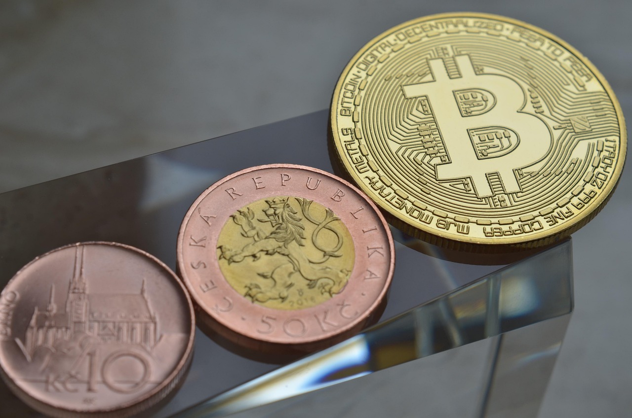黄金再飙新高！数据：比特币通常在100~150天内跟进拉涨